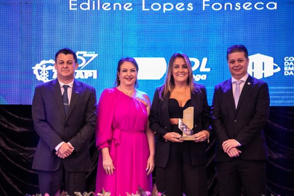 Edilene Lopes recebeu o prêmio “Mulheres Além das Gerais” - Foto Divulgação